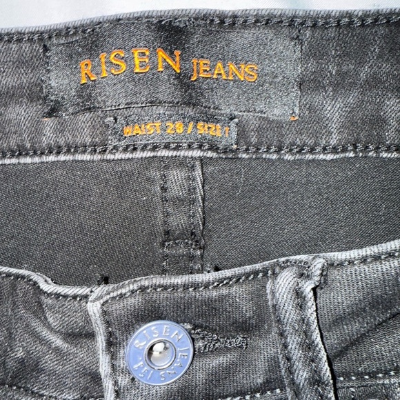 Risen Jeans - High Rise Vintage Washed Skinny Jeans Size 28/7. - Picture 6 of 8